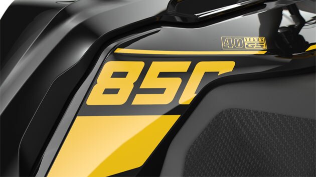 We see the 40 Years GS lettering in yellow.