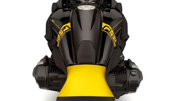 We see the tank of the Edition 40 Years GS with 1250 lettering and Option 719 logo in the detail view.