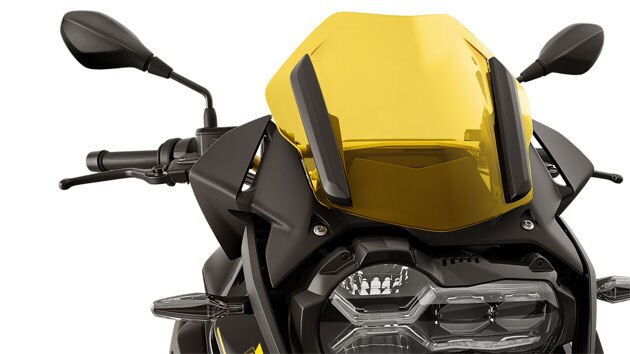 We see the sporty windscreen in yellow on the 40 Years GS edition.