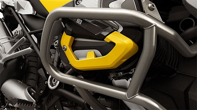 We see the 40 Years GS edition with Option 719 cylinder head covers in black and yellow.